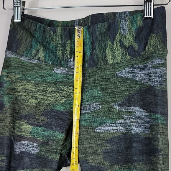 Terez Heathered Green Camo Leggings Size Small - Picture 9 of 11